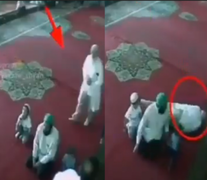 فيديو| رجل تصدّق على طفلين ثمّ فاضت روحه إلى بارئها