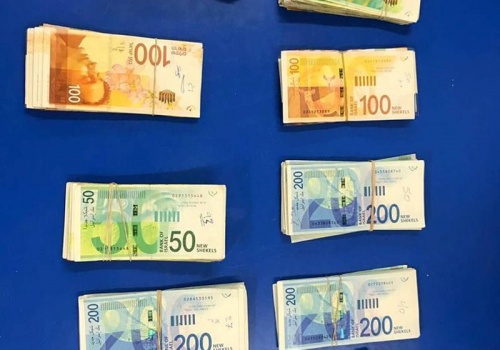 الشرطة تكشف ملابسات سرقة مبلغ 60 الف شيقل من داخل منزل في بيت لحم