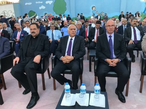 الرجوب وصيدم يفتتحان أول مدرستين فلسطينيتين في تركيا