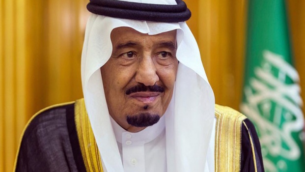 الملك سلمان يتدخل في أزمة خاشقجي مع تزايد القلق من تصرفات ولي عهده