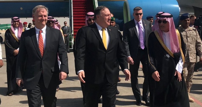 بومبيو يصل السعودية لبحث قضية اختفاء خاشقجي