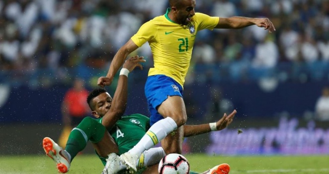 البرازيل تهزم السعودية بثنائية في لقاء ودي