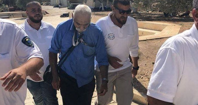 حُراس الأقصى يقبضون على مستوطن متخفٍّ على أسطح المُصلى المرواني