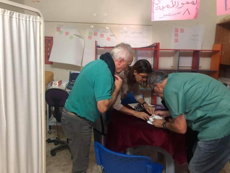 وفد طبي اسباني يقدم خدمات طبية في جنين ومخيمها