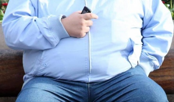 دراسة تكشف كم سنة تخصم البدانة من عمر الإنسان!