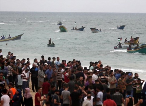 اسعاف بحري في خدمة المسير