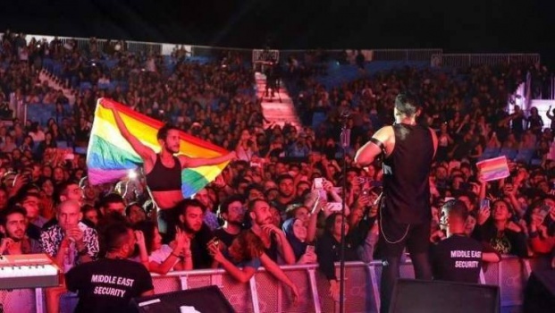 سهرة جنسية بلبنان والمفتي يحذر من دمار إلهي