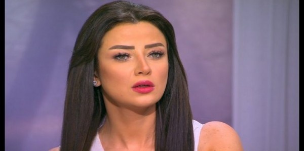 تفاصيل صادمة في حادثة انتحار سيدة مصرية بسبب برنامج رضوى الشربيني