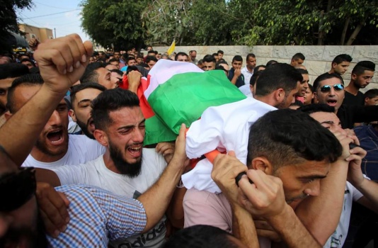 بالصور..شهيدة أوجعت القلوب..تشيّع جثمان الشهيدة عائشة الرابي
