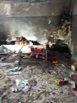 بالصور..الدفاع المدني يخمد حريق منزل في قباطية جنوب جنين