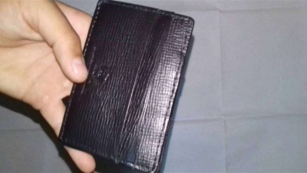 مسؤول باكستاني يسرق محفظة مسؤول كويتي... فيديو وثّق الحادثة