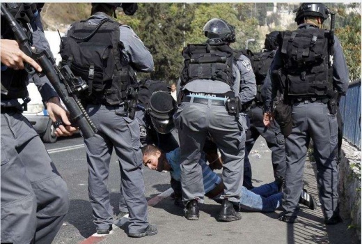 الاحتلال يعتقل شابا بالقدس بدعوى نيته تنفيذ عملية في تل أبيب