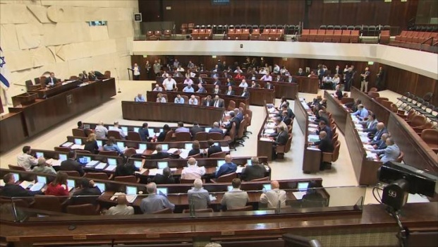 المصادقة بالقراءة التمهيدية على منع زيارات أسرى