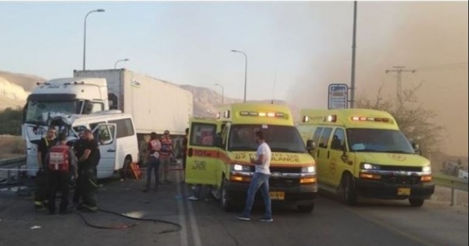 مصرع 6 عمال فلسطينيين في حادث سير بغور الاردن