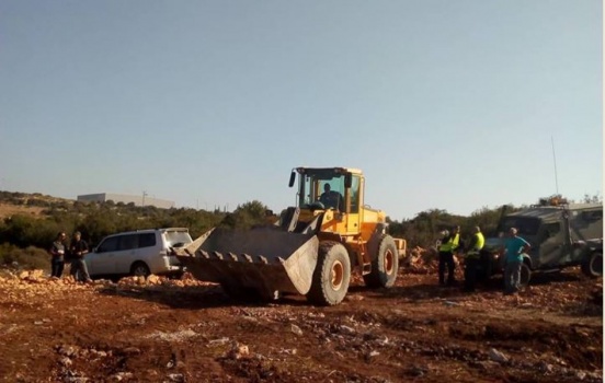 صور..الاحتلال يهدم سور مقبرة في قرية ظهر المالح جنوب غرب جنين