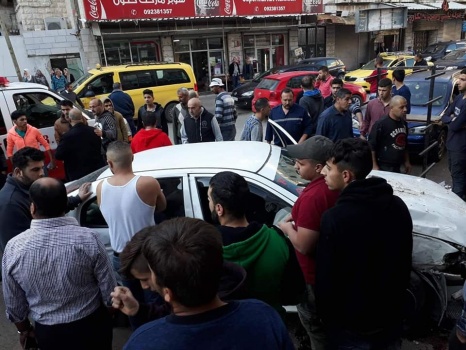 بالصور..مصرع مسن وحفيدته واصابة 4 مواطنين بحادث سير في نابلس