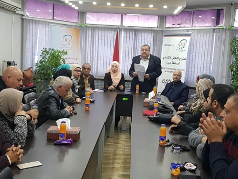 صور..ثقافة جنين تحتفل بتوقيع رواية "للقضبان رواية أيضا" للأديب حسين حمدان