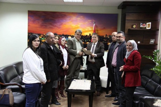 الصحة توقع اتفاقية مع اتحادات العمال للانضمام للتأمين الصحي
