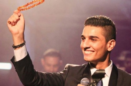 فيديو: هل سيشارك "محمد عساف" بلجنة تحكيم "ذا فويس كيدز"؟