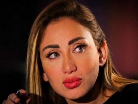 ريهام سعيد تنشر صورة ابنتها الشابة.. والجمهور: "مين دي"