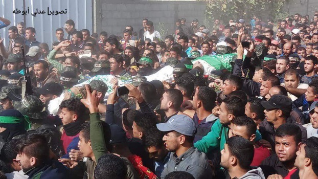 بالصور...جماهير حاشدة تشيع جثامين7 شهداء في خان يونس