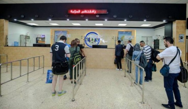 اعتقال 76 مطلوباً على معبر الكرامة الأسبوع الماضي