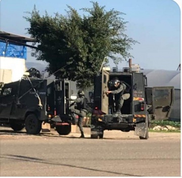 الإحتلال يحتجز 3 شبان من بلدة كفرذان غرب جنين