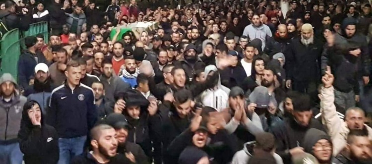 بالصور..تشييع جثمان الشهيد الفتى قاسم العباسي في القدس