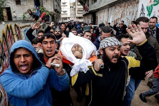 بالصور..تشييع جثمان الشهيد فياض في خان يونس جنوب قطاع غزة
