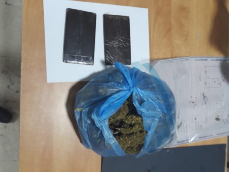 شرطة بيت لحم تقبض على 3 من اخطر تجار المخدرات وبحوزتهم كميات منها.