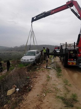 إصابة مواطن بإنزلاق مركبة جنوب جنين