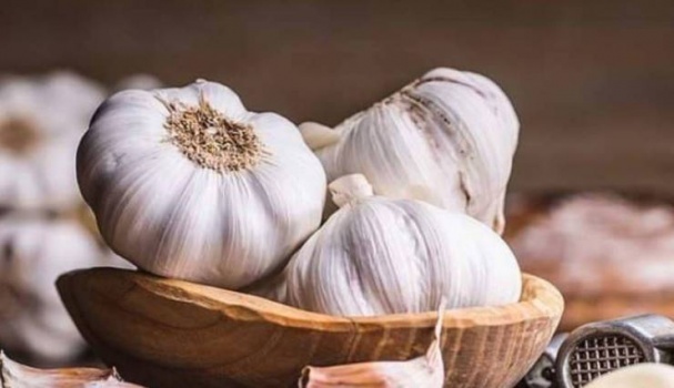 الثوم.. مفعول 'سحري' في علاج مرض خطير