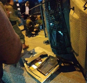 إصابة 3 جنود بانقلاب جيب شرق قلقيلية