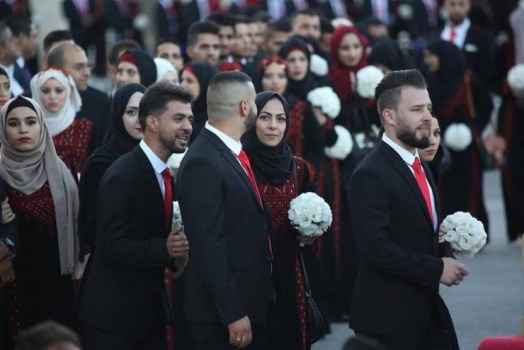 عرس جماعي لـ 400 عريس وعروس من مخيمات لبنان