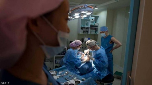 سرقة صور من مركز تجميل شهير.. ونجوم كبار 'على أعصابهم'