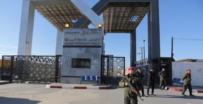 مصر تغلق معبر رفح بالاتجاهين