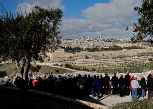 الاحتلال يصادر قطعة ارض بالقدس يملك عرفات 135 مترا منها