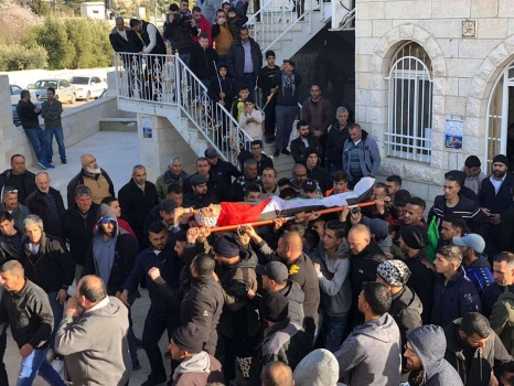 صور..تشييع جثمان الشهيد رياض شماسنة في بلدة قطنة شمال القدس
