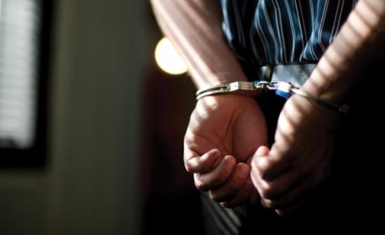 الشرطة تكشف ملابسات جريمتي سرقة بحوالي 50 ألف شيكل في رام الله