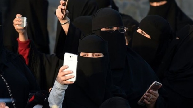 علاقة عاطفية تدفع بشاب الى الانتحار... اليكم التفاصيل!