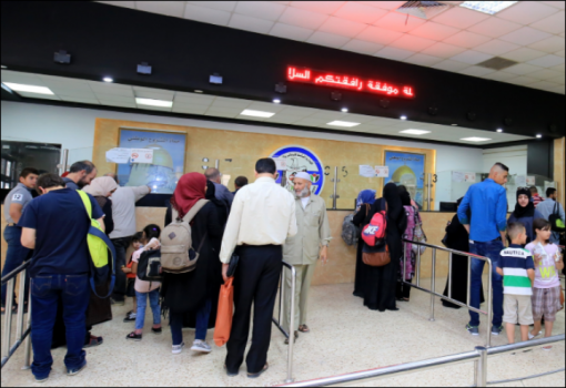 الاحتلال يمنع 23 مواطنا من السفر للأردن