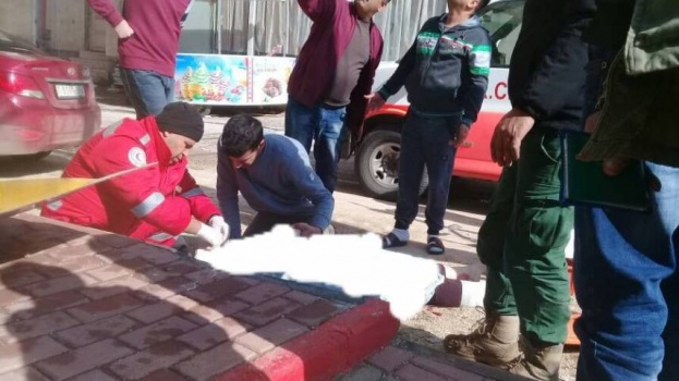 صور..إصابة سيدة نتيجة سقوطها من بناية في جنين
