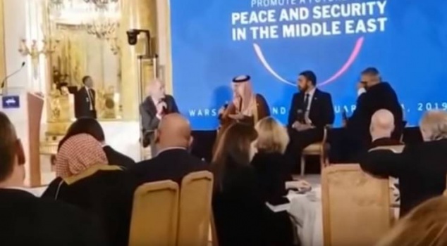وزير خارجية الإمارات يعترف بحق إسرائيل في الدفاع عن نفسها من 'خطر إيران'