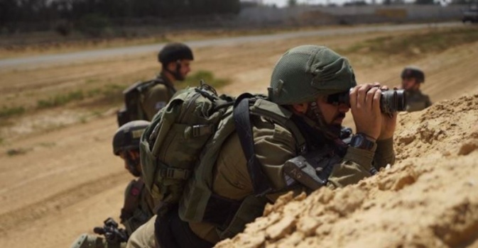 اعتقال فلسطينيين اجتازا الجدار جنوب القطاع