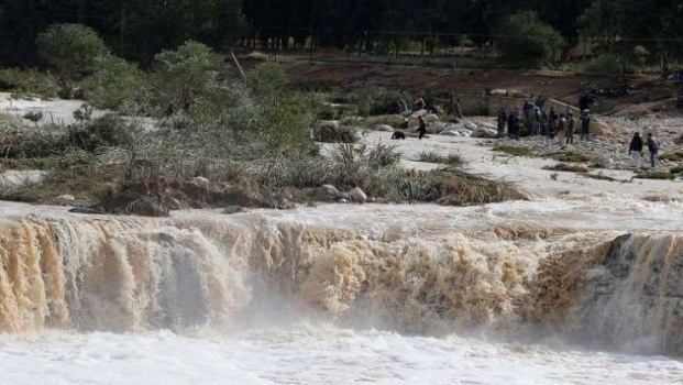صور وفيديو| الفيضانات تغمر شوارع الأردن