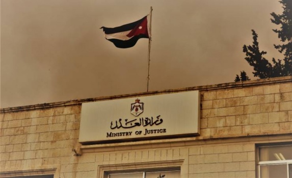 الإعدام لأردني اغتصب ابنته 39 مرة ونقل إليها 'الإيدز'