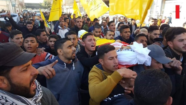 بالصور..جماهير غفيرة تشييع جثمان الشهيد نوفل في غزة