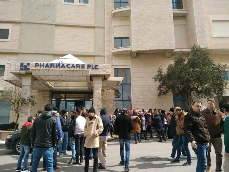 عودة عمال شركة دار الشفاء للأدوية للعمل بعد حل الخلاف