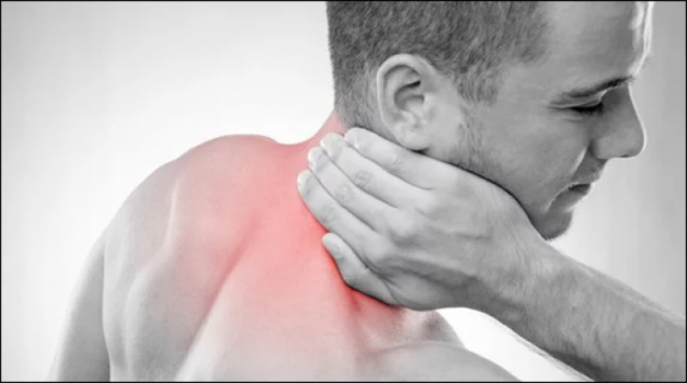 لماذا تتكرّر أوجاع الرقبة .. وكيف نخفف الألم؟