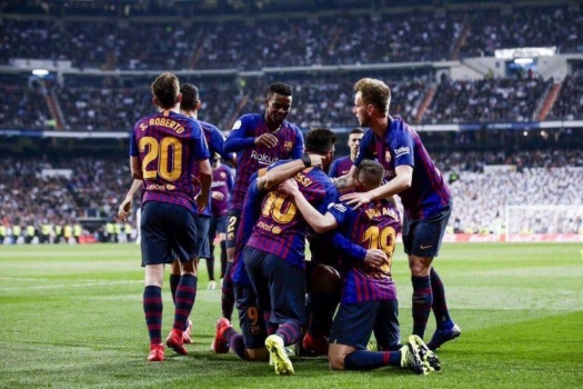 برشلونة يضرب الريال بثلاثية ويعبر لنهائي الكأس...